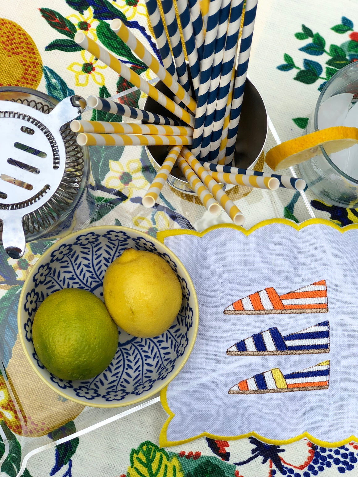 Barware Accessories, Wine Accessories, Bar Tool, Acrylic Lucite Tray, Linen Cocktail Napkins